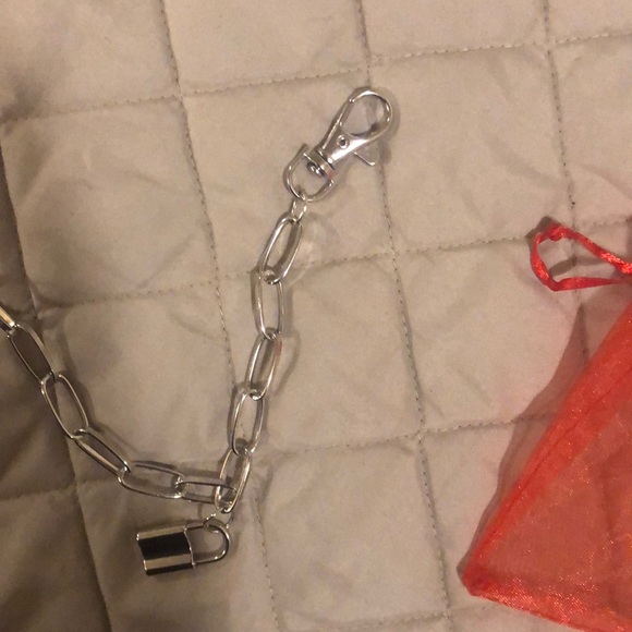 Mask chain necklace - Picture 2 of 2